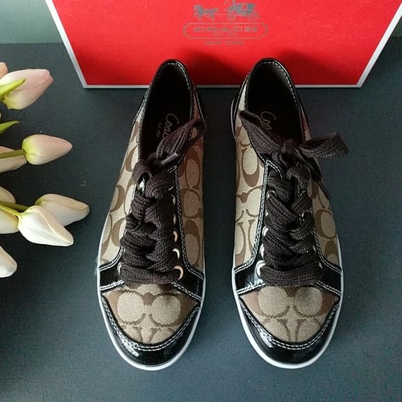 🤎 Coach shoes - Picture 1 of 5